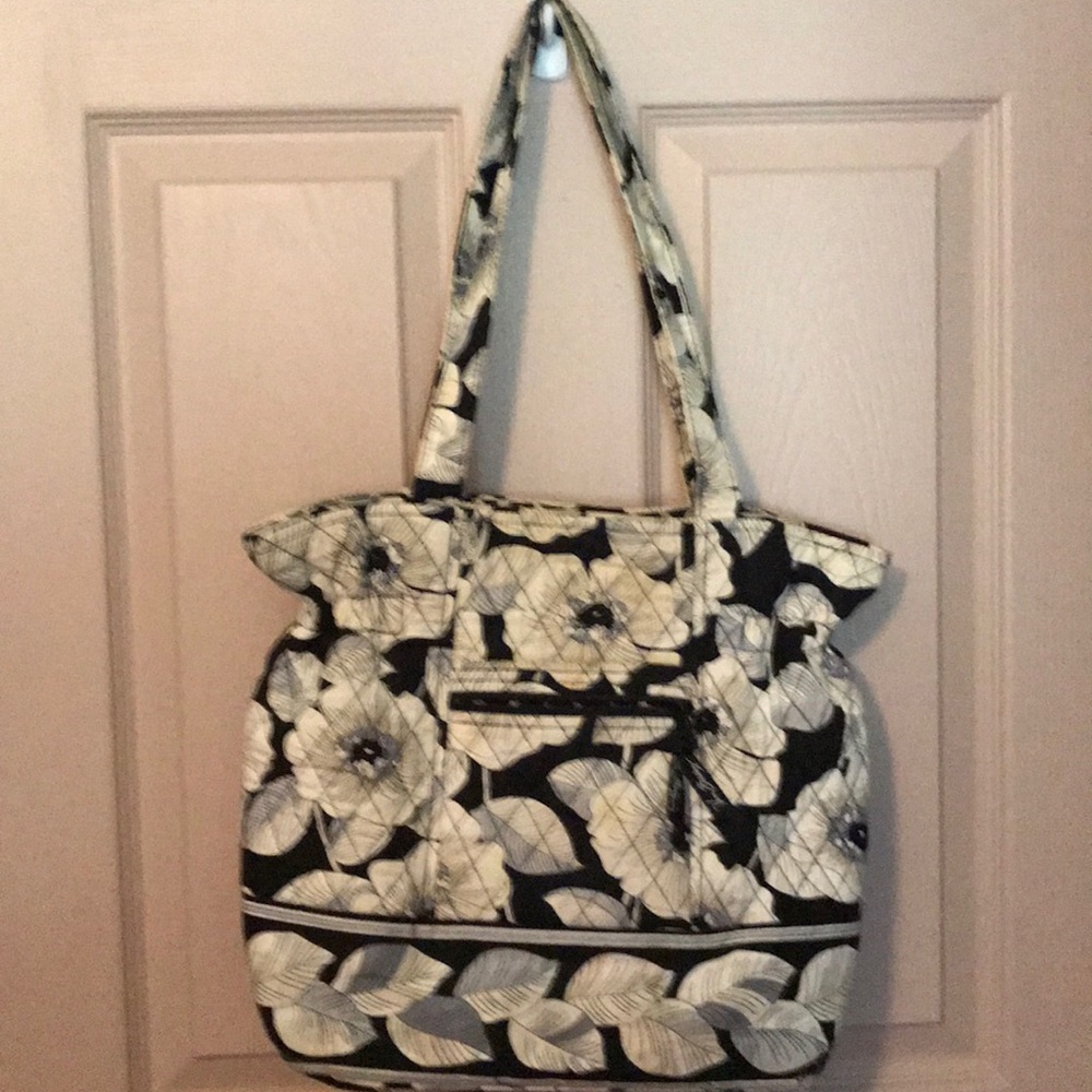 Vera Bradley shoulder bag.